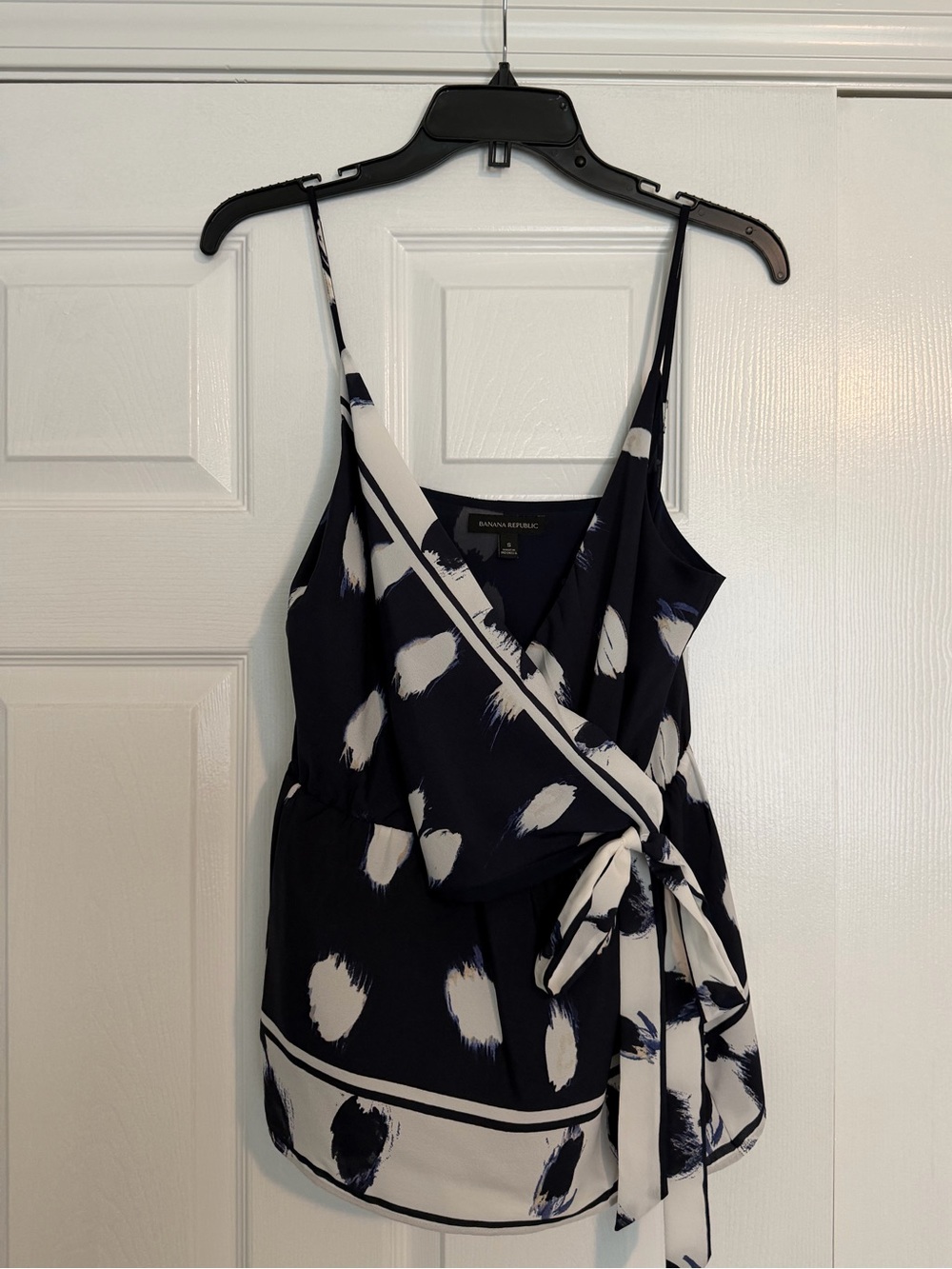 Banana Republic Navy & White Print Sleeveless Wrap Top